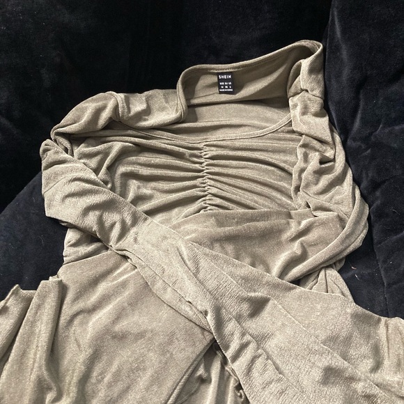 CLOSET CLEAN OUT/ TEEN CLOTHES😊 - Picture 11 of 12